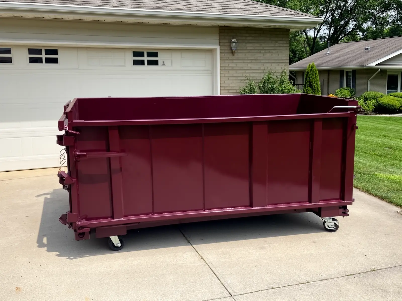 Roll-off dumpster from Chandler & Arredondo Dumpster Rental in Freehold, NJ
